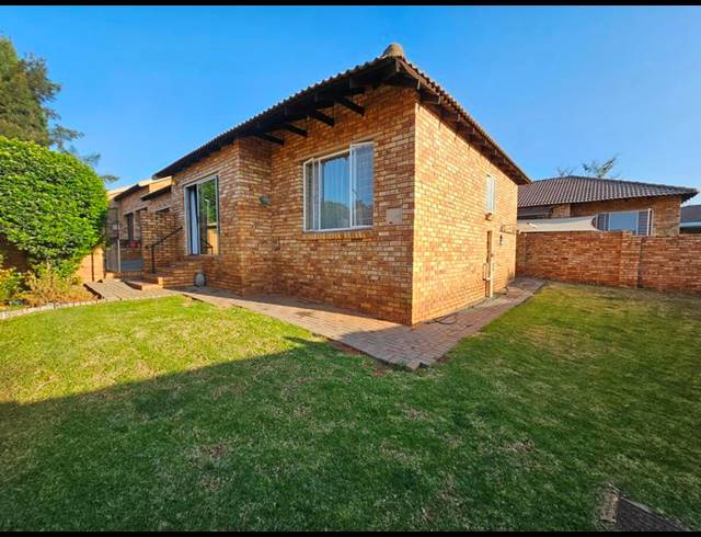 2 BEDROOM PROPERTY TO RENT IN WELTEVREDEN PARK